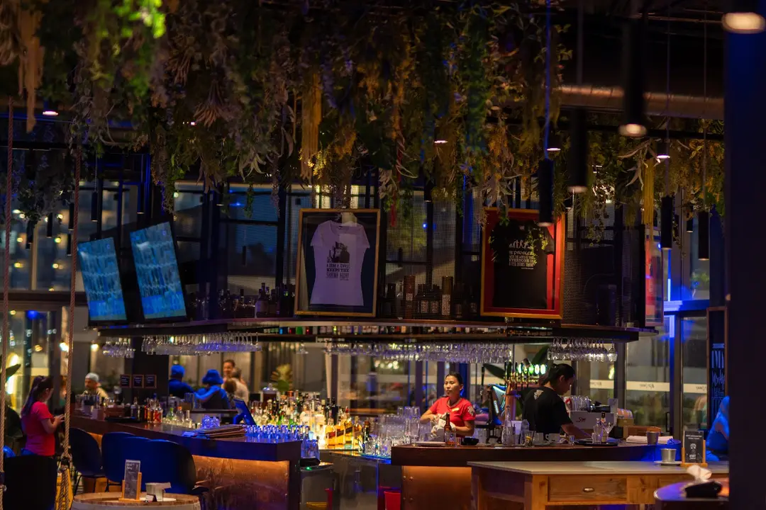 Cheeky Monkey Gastropub Qawra — Bar in Qawra, Malta
