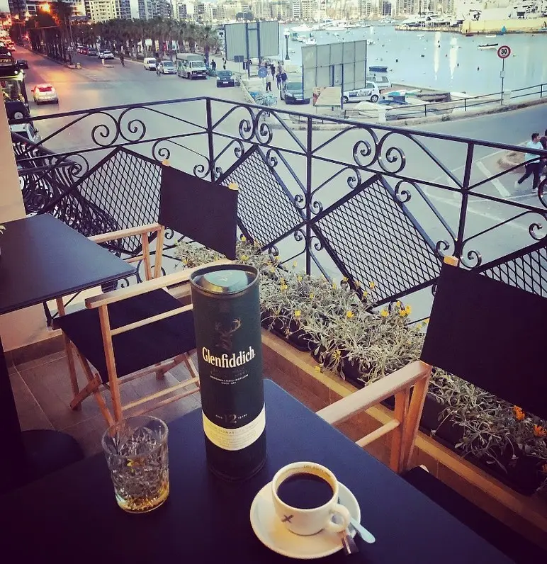 The Crew Cafe Bar, Gzira