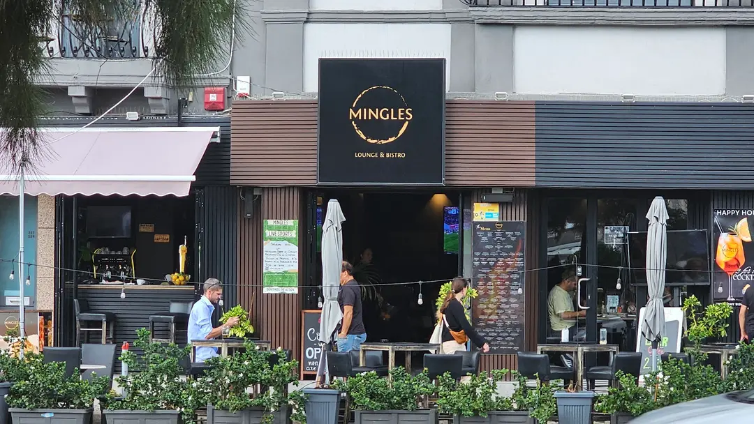 Mingles Lounge & Bistro — Lounge in Gzira, Malta