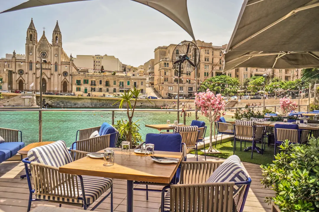 NAAR Restobar — Lounge in St Julian's, Malta