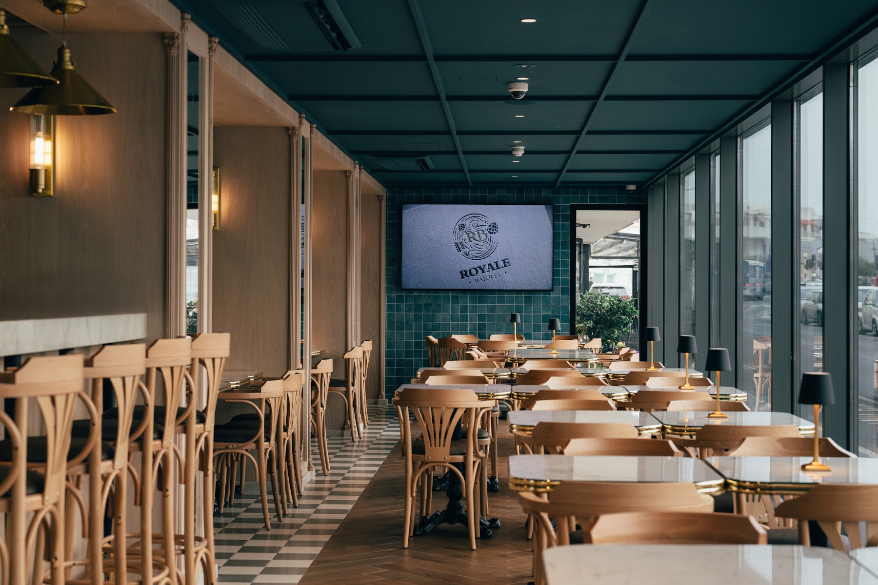 Royale Barrel Bistro Bar — Bar in Qawra, Malta
