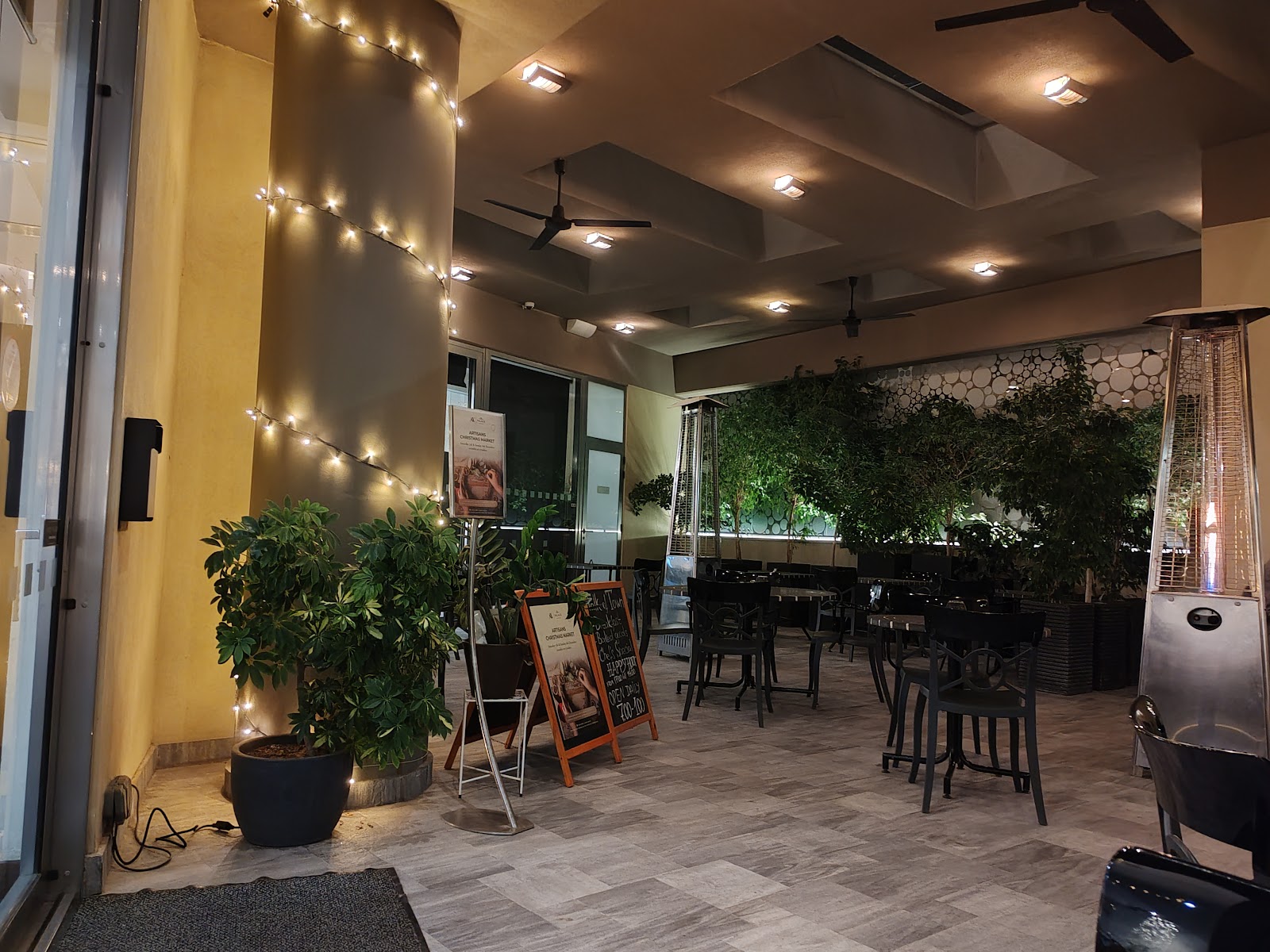 Talk of Town Cafe — photo 1